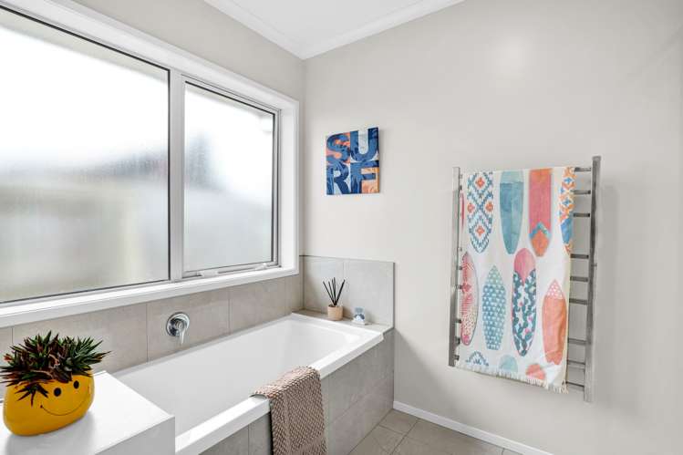 16 Ryder Drive Waiwhakaiho_18