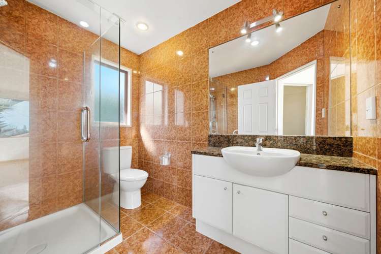 2/72 Heathcote Road Castor Bay_10