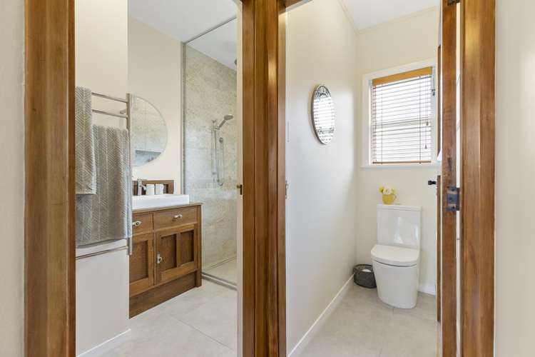 85 Savage Crescent West End_12