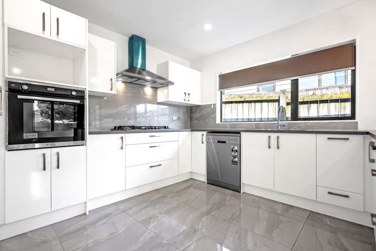 18a Riverpark Crescent Henderson_25