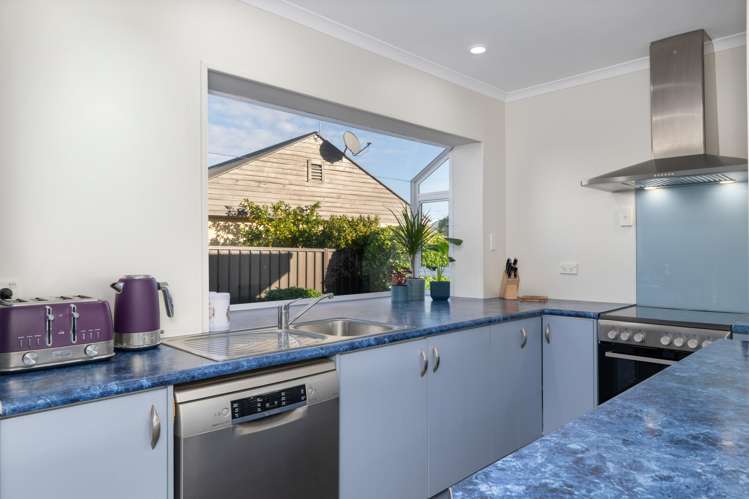 26 Newbourne Crescent Redwoodtown_1