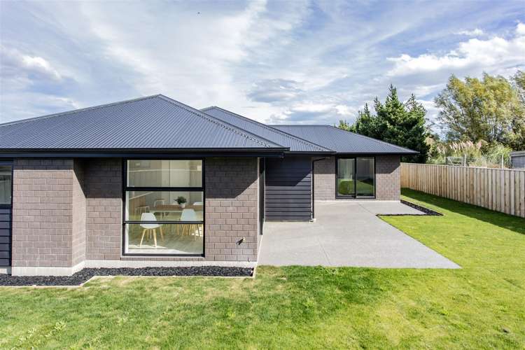 55 Quinn Crescent Woodend_15