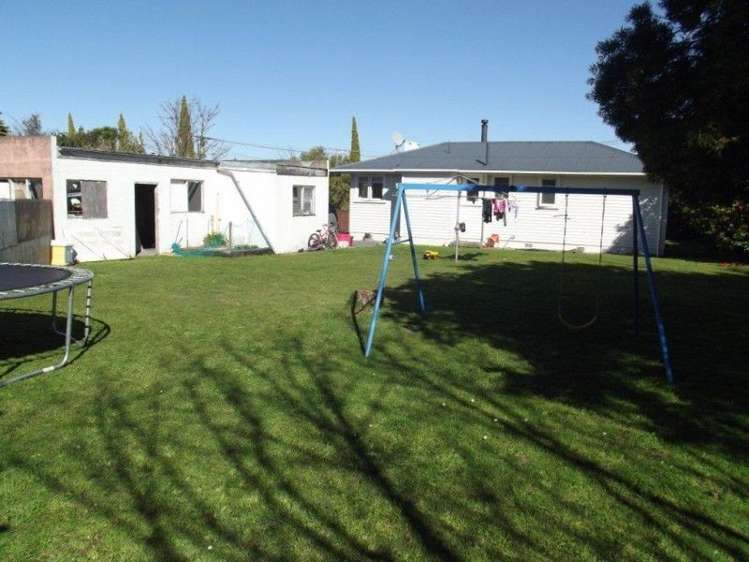 29 William Benton Street Featherston_15