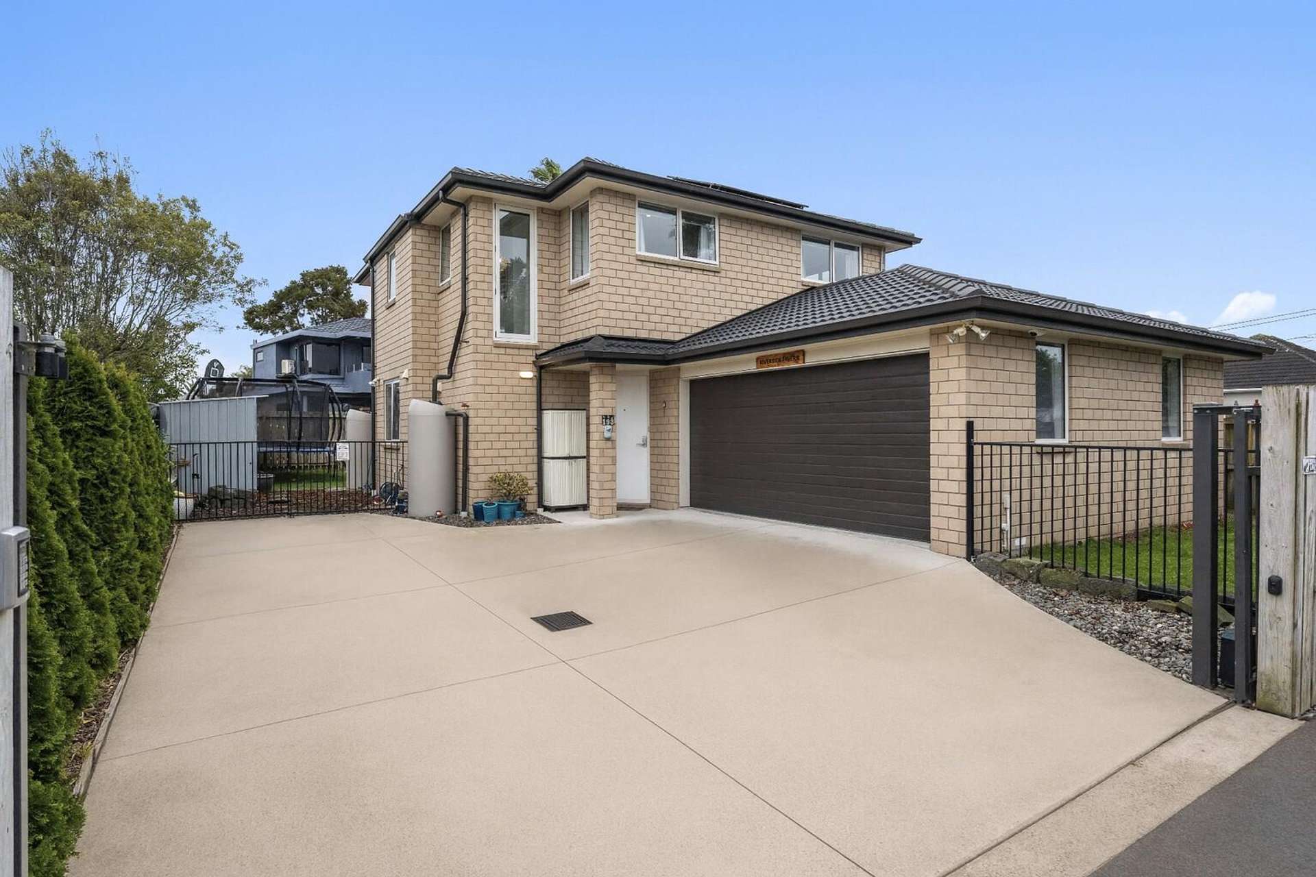 193 Riverside Avenue Point England_0