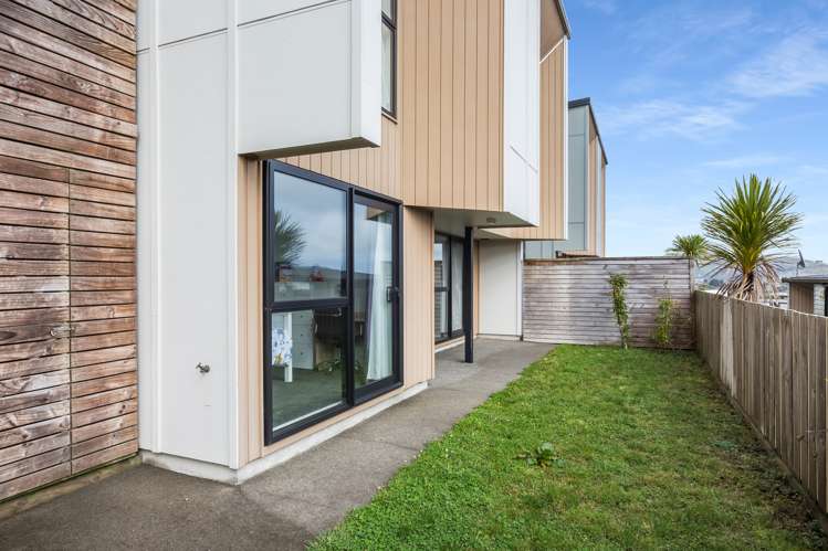 36 Red Beech Avenue Woodridge_17