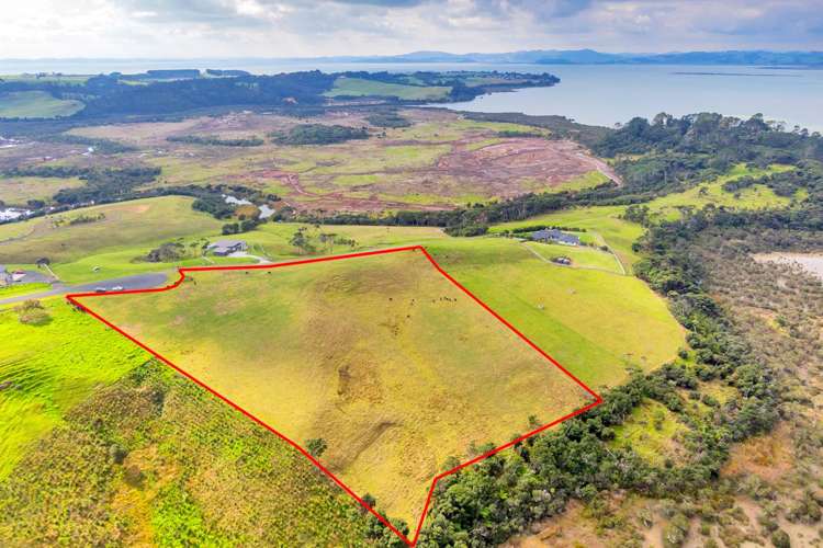 143d Tuparekura Road South Head_11