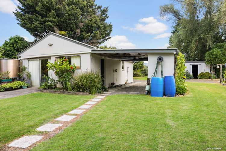 1686 East Coast Road Whakatiwai_11