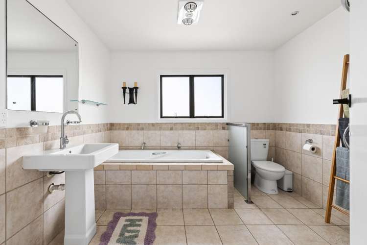 4 Oceanbeach Road Mt Maunganui_34