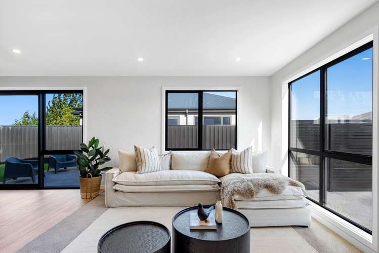 6/102 Eriksen Road_5