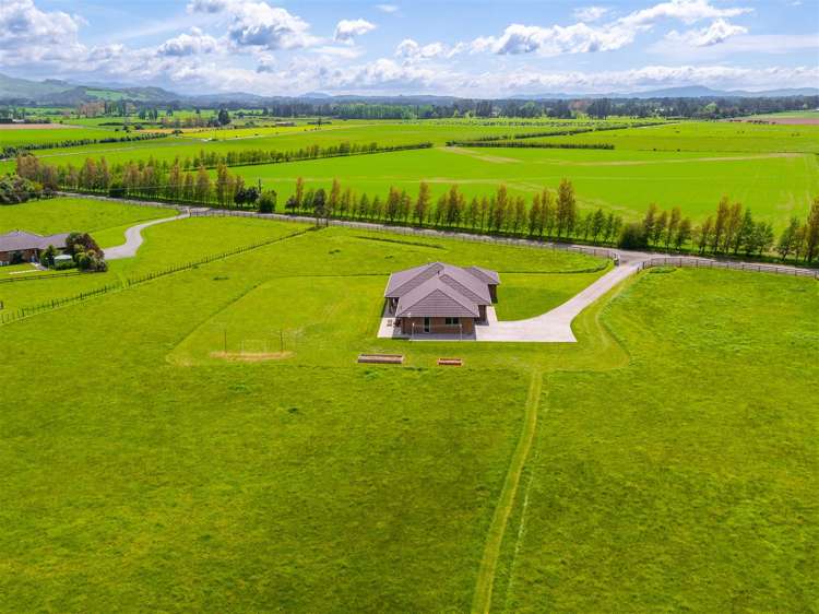 65 Andersons Line Carterton_25