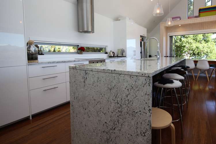 298a Marine Drive Charteris Bay_7