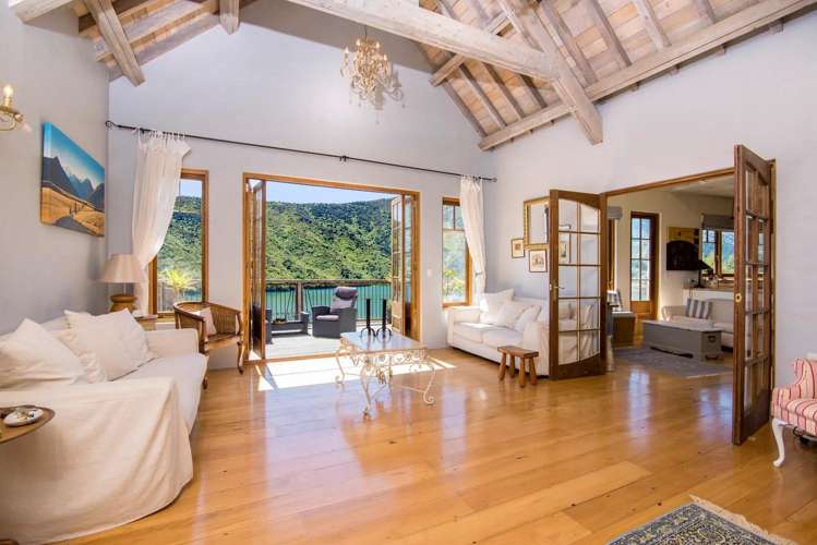 444 Port Underwood Road Whatamango Bay_4