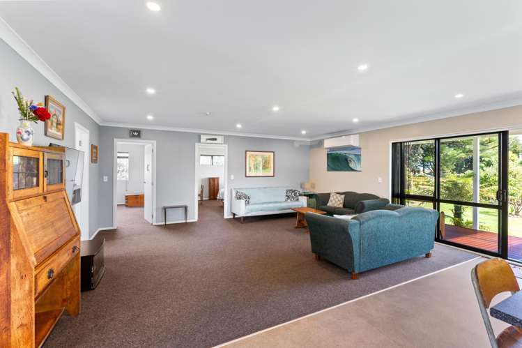 22 Kiharoa Street Otaki Beach_19