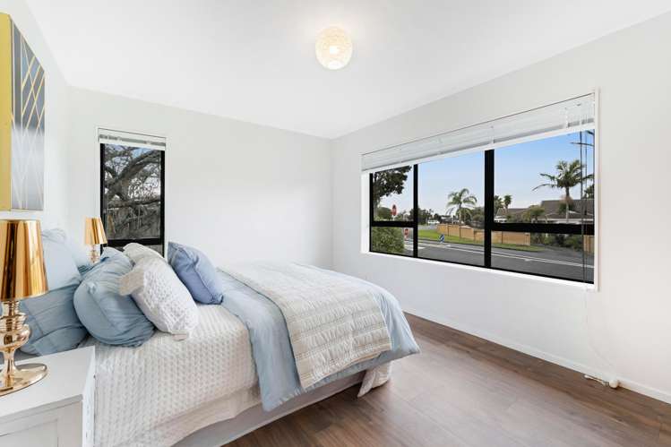 1 Lexington Drive Botany Downs_13