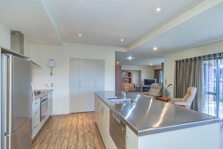 8 Campbell Grove Levin_6