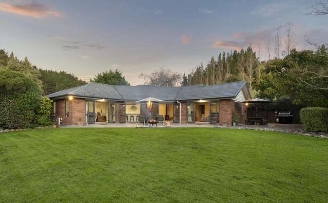 Priced to sell! Fantastic lifestyle living