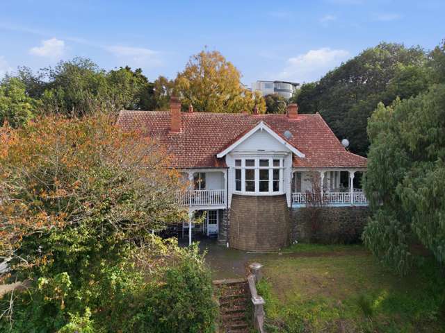Rare Newmarket Estate - Prestige DGZ Opportunity