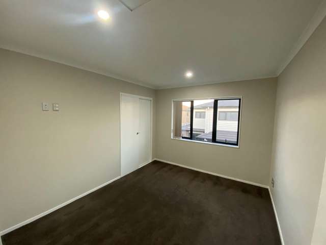 8 Kakaho Way Papatoetoe_4