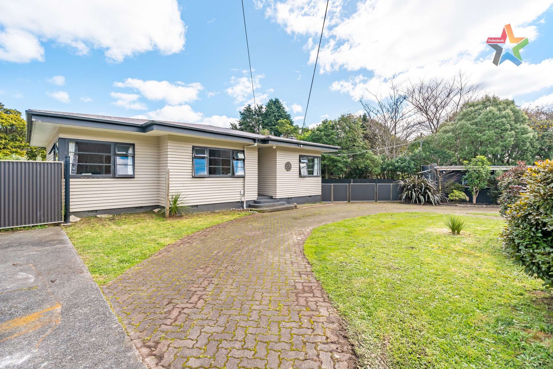 98 Main Road Wainuiomata_0