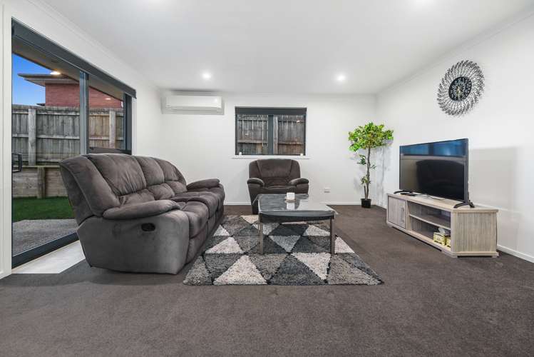 2/12 Onukutara Place Huntington_5