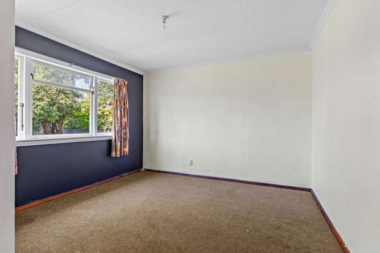 412 High Street South Carterton_9