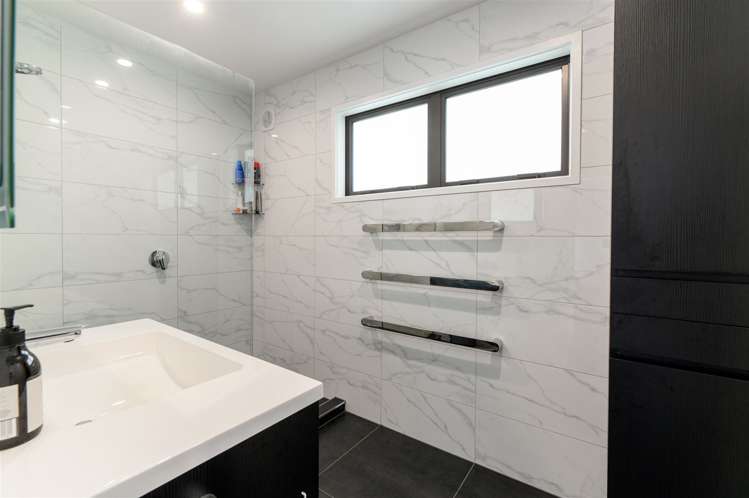 207 Te Atatu Road Te Atatu South_13