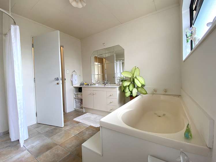 152 Mayfair Avenue Whangamata_24