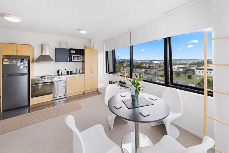 707/17 Putney Way_2
