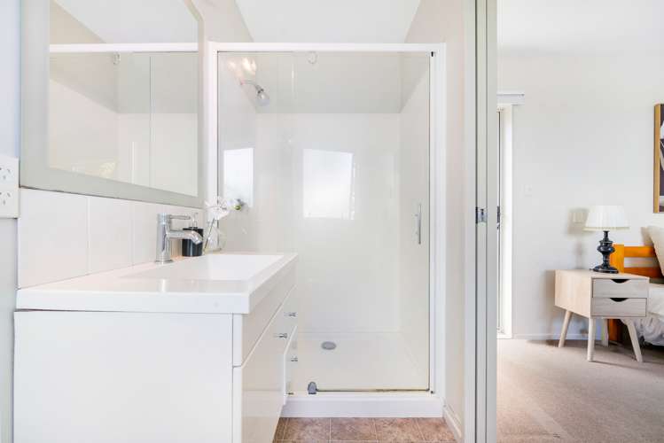 1a Highgrove Lane Totara Vale_7