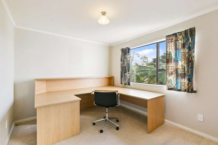 10 Kate Way Karori_18