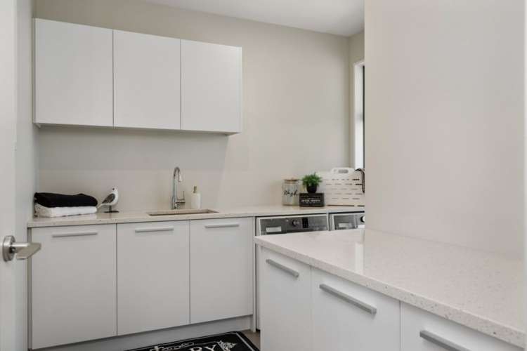 43 Vernon Drive Lincoln_25