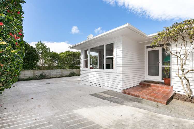 5 Winston Street Crofton Downs_13