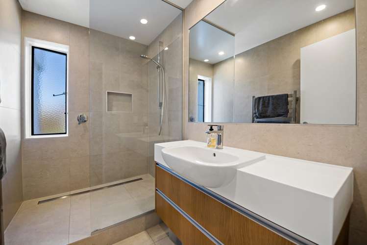 4/10 Tagalad Road Mission Bay_11