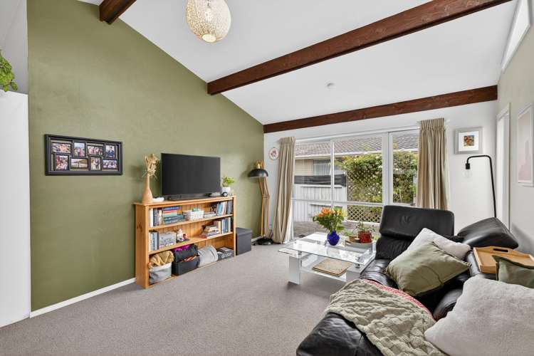 2/15 Sandra Street_2