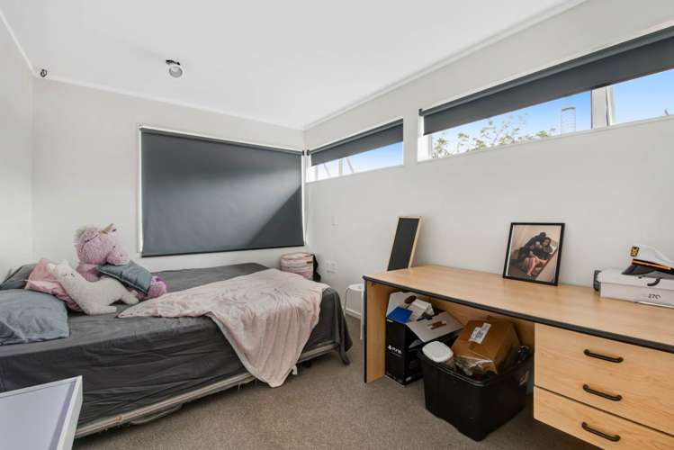 2/33F Springs Road_4