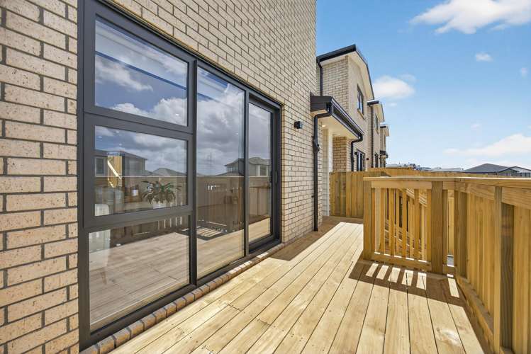 6 Ballyalton Crescent Flat Bush_16