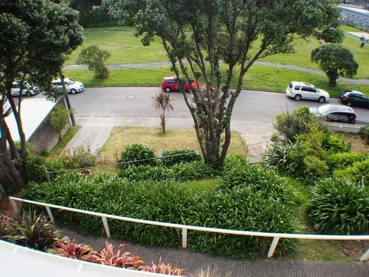 8 Walden Street Strathmore Park_16