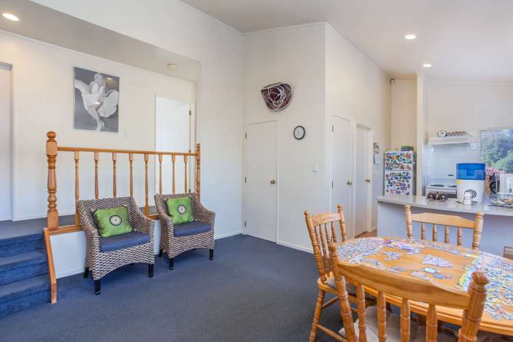 11 Skybird Place Glen Eden_13