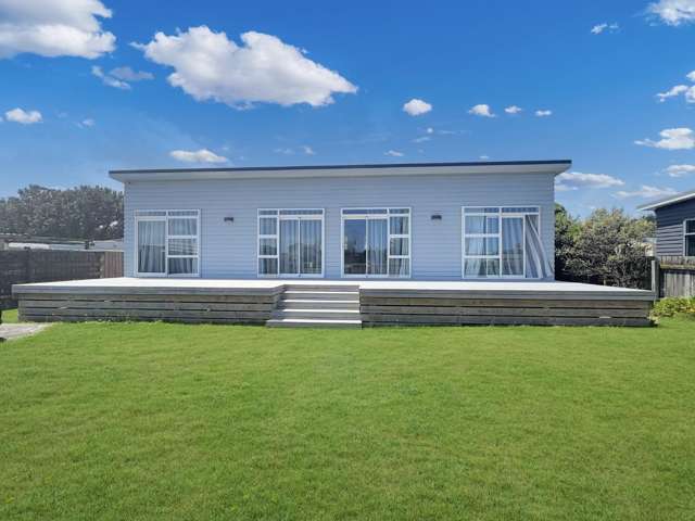 WAITARERE BEACH - 3 BEDROOM