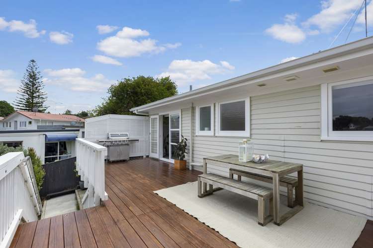 76 La Trobe Street Pakuranga Heights_16