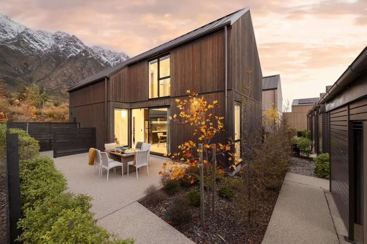 5 Escalator Avenue_0