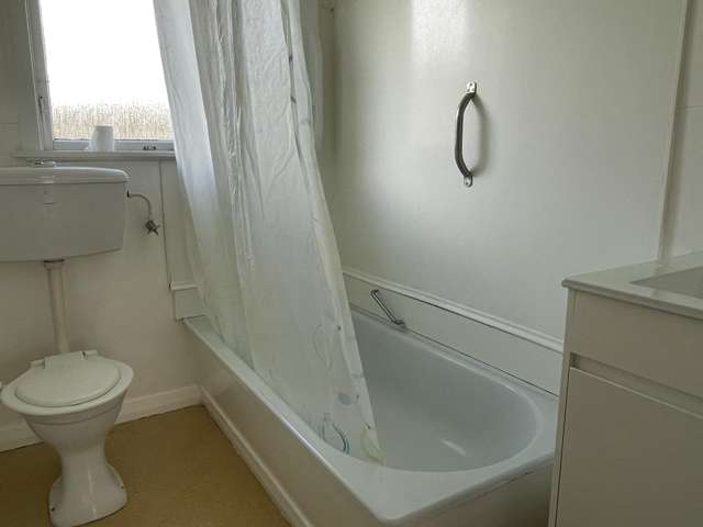 2/1A Tocker Street 1353_3