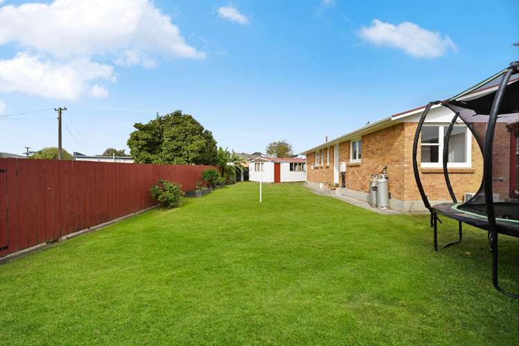 33 Garden Heights Avenue Glenview_22