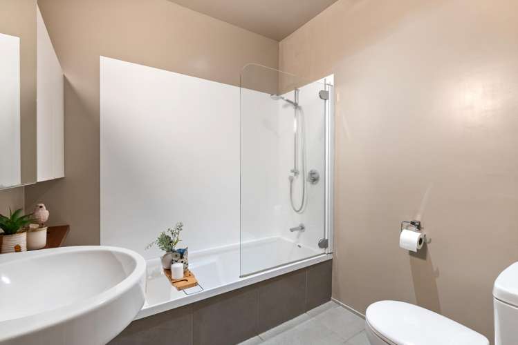 16/2 Onslow Road Khandallah_16