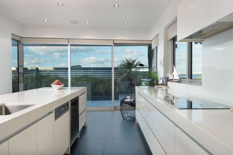 1/64 Harbour Drive Otumoetai_5