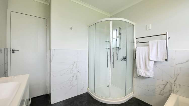 35 Hendersons Line Marton_12