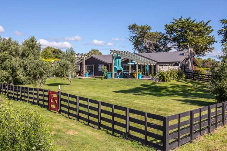 1 Campbell Drive Martinborough_3