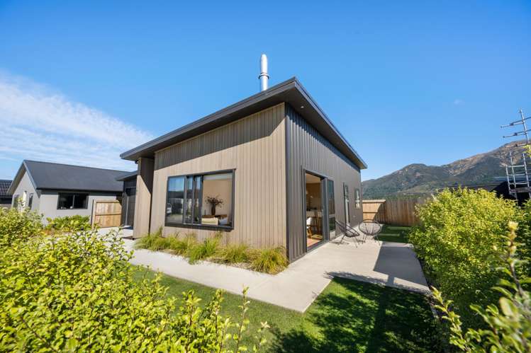 181 Burdon Loop Lake Hawea_15