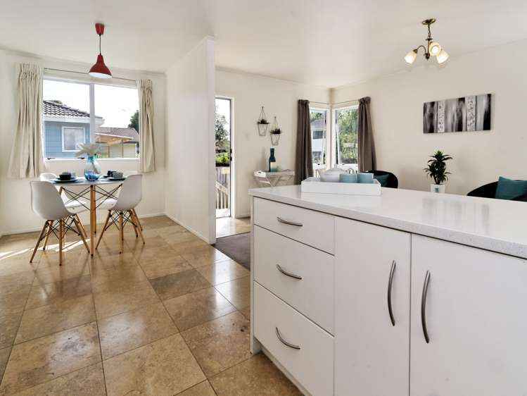 158 Solar Road Glen Eden_7