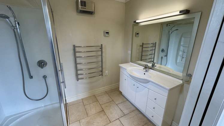 220 Gibson Quay Hokitika_11